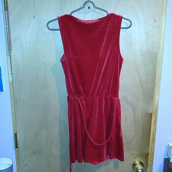 Miss Selfridge Red velvet romper - Picture 5 of 8